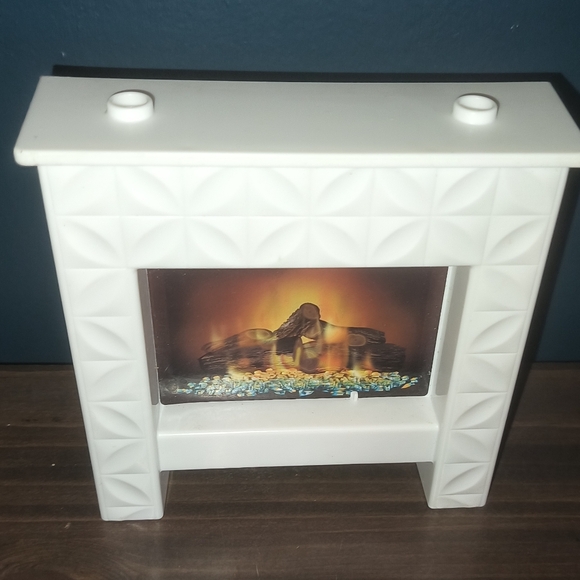 Barbie Dreamhouse Fireplace & Toilet - Picture 2 of 4